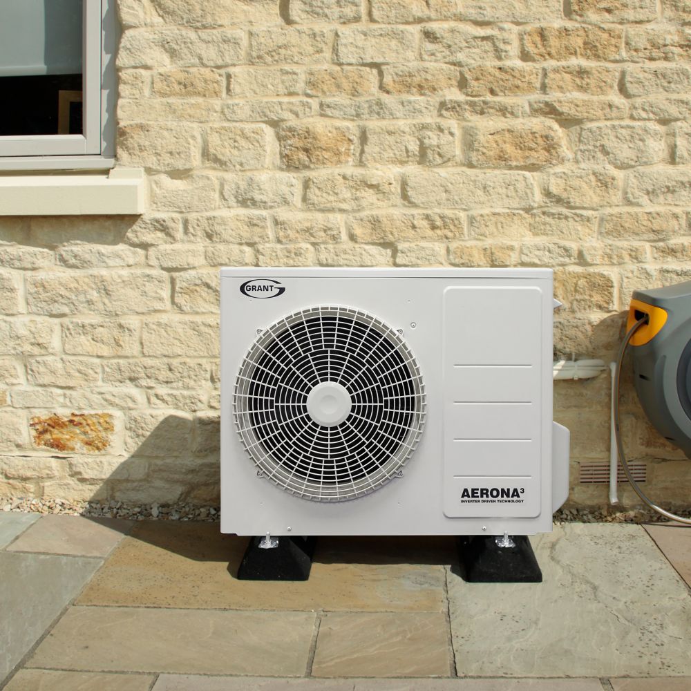 Grant 6kW R32 Aerona3 Invertor Driven Air Source Heat Pump Unit Only HPID6R32BODY