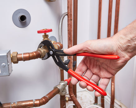 Nerrad ViperGrip Water Pump Pliers Turning on a copper pipe
