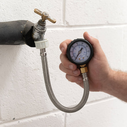 Arctic Hayes Water Pressure Test Gauge Kit WPG1 In use on a tap